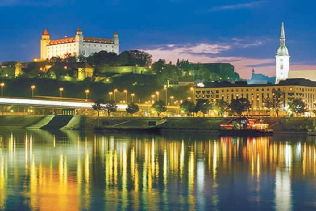 Boutique Flat In Old Town Bratislava Exterior foto